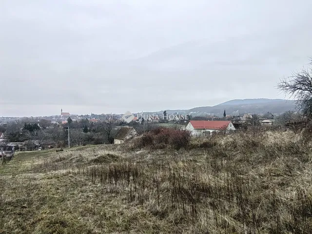 Eladó telek Pécsvárad, Zártkert 4004 nm