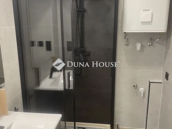 Eladó lakás Pécs, Építők útja 54 nm