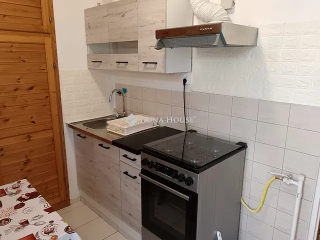 Kiadó lakás Pécs, Gyöngyös utca 54 nm