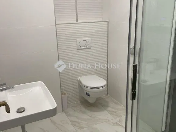 Eladó lakás Pécs, Berek utca 64 nm