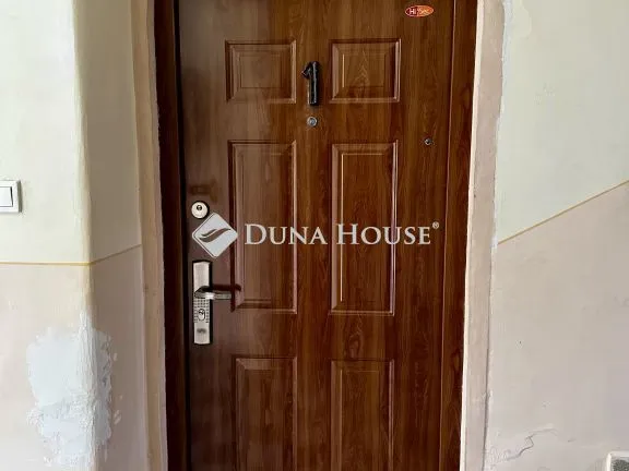 Eladó lakás Komló, Jó szerencsét utca 38 nm