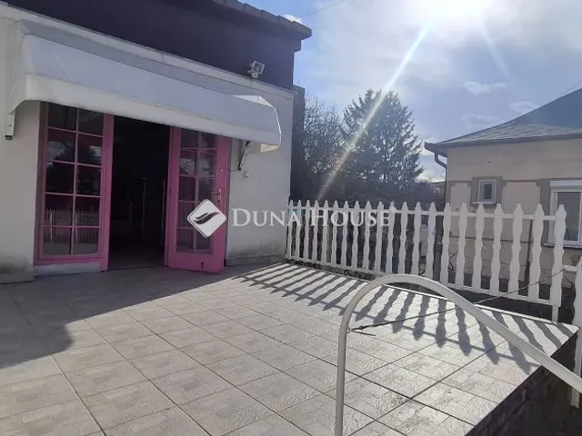 Kiadó kereskedelmi és ipari ingatlan Pécs 41 nm