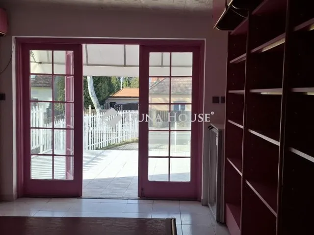 Kiadó kereskedelmi és ipari ingatlan Pécs 41 nm