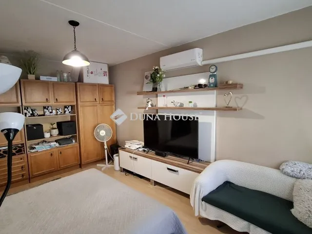 Kiadó lakás Pécs, Esztergályos János utca 50 nm