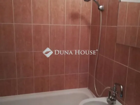 Kiadó lakás Pécs, Esztergályos János utca 50 nm