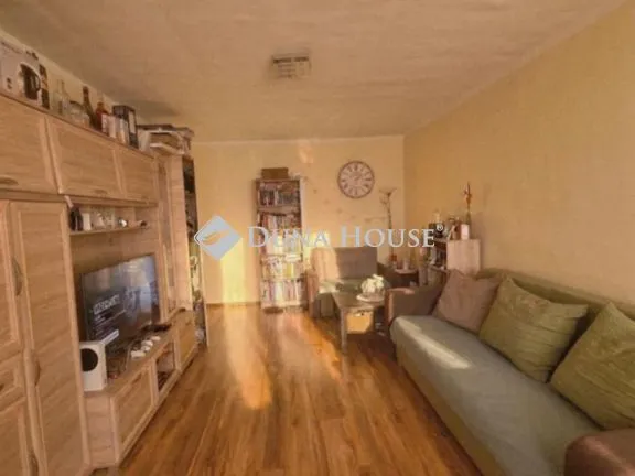 Eladó lakás Pécs, Nagy Imre út 54 nm