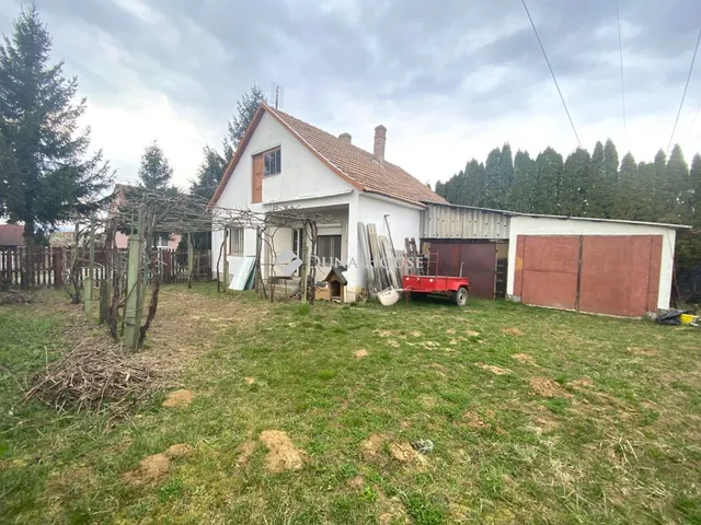 Eladó ház Pécs, Feketerigó utca 80 nm