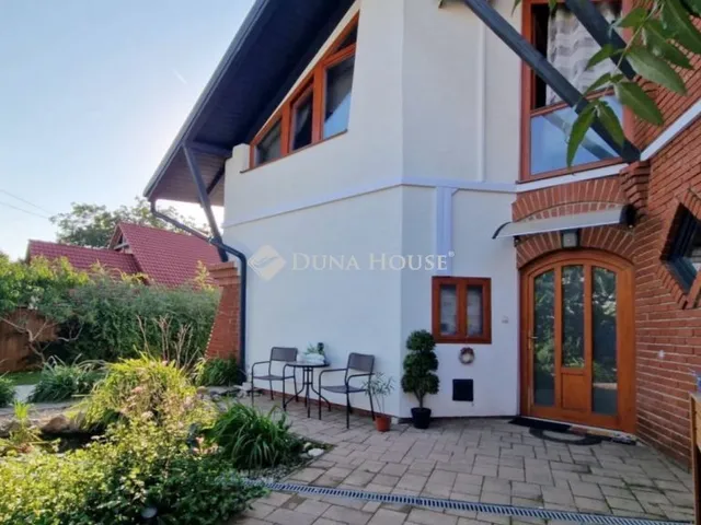 Eladó ház Pécs 275 nm