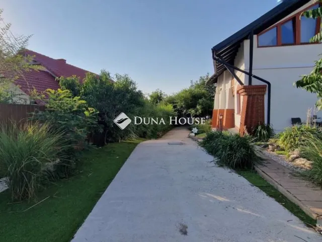 Eladó ház Pécs, Szövőgyár utca 275 nm