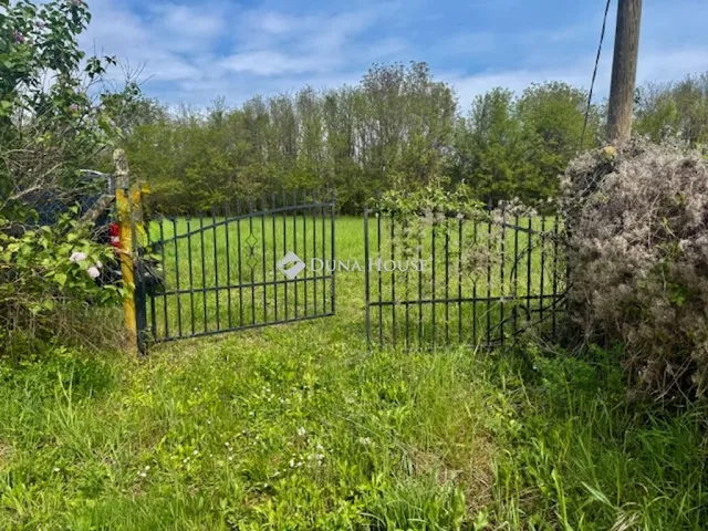 Eladó telek Pécs 3596 nm