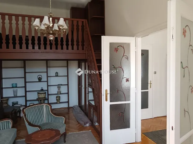 Kiadó lakás Pécs, Széchenyi tér 46 nm