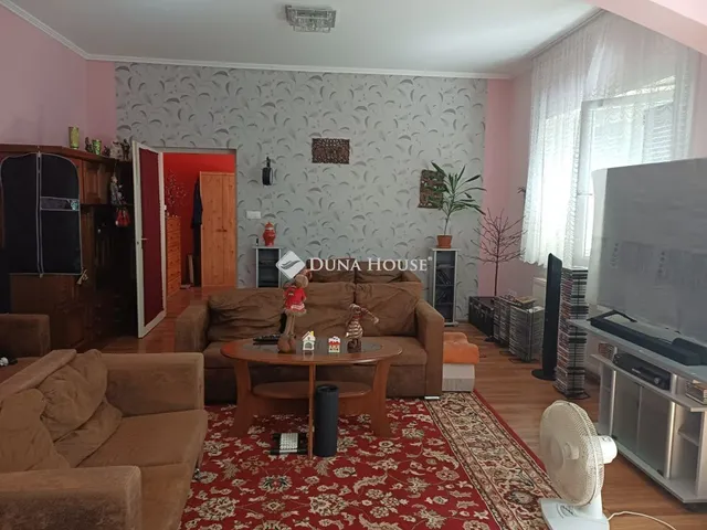 Eladó ház Peterd, Fő utca 170 nm
