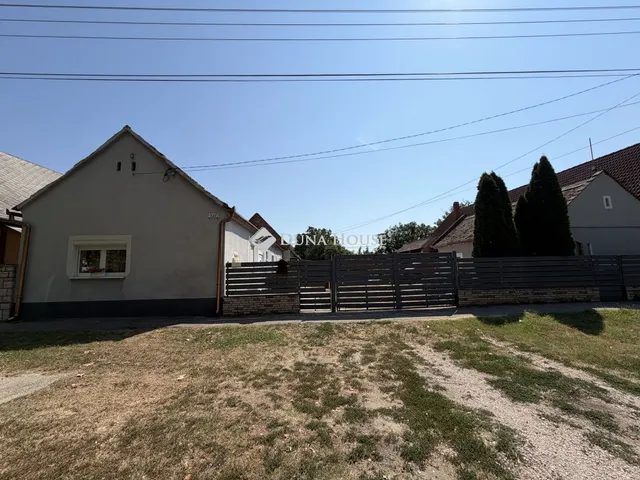 Eladó ház Siklós 100 nm