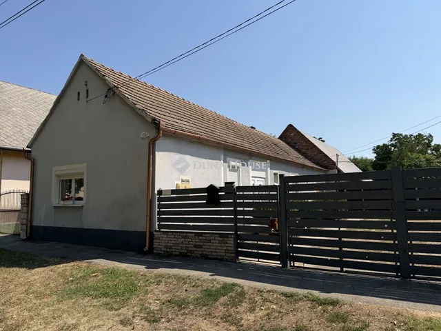 Eladó ház Siklós, Baross Gábor utca 100 nm