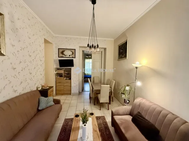 Eladó lakás Pécs, Hungária utca 69 nm