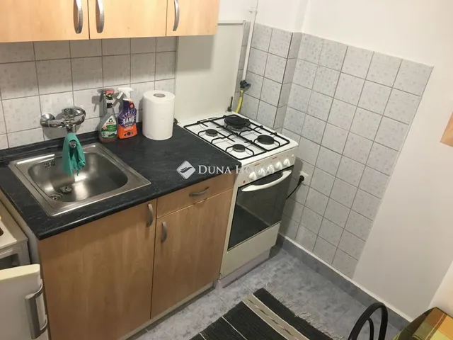 Kiadó lakás Pécs, Rákóczi út 36 nm