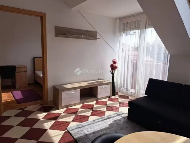 Kiadó lakás Pécs, Liszt Ferenc utca 40 nm