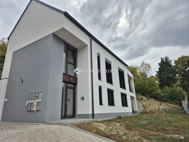 Eladó lakás Pécs 69 nm