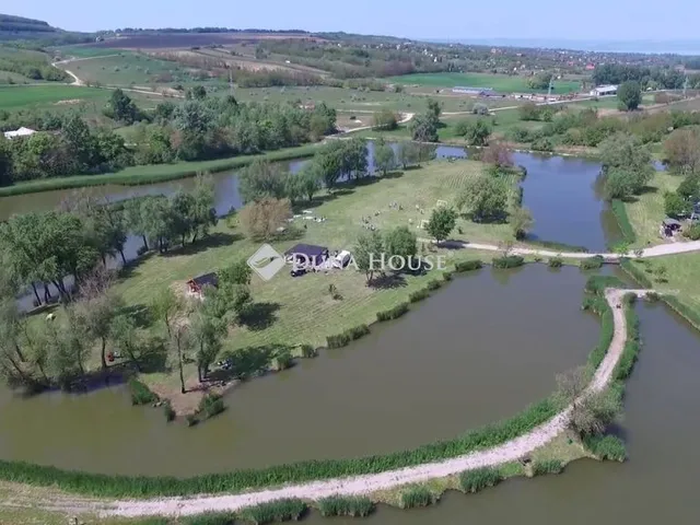 Eladó ház Balatonföldvár, Kőröshegyi út 91 nm