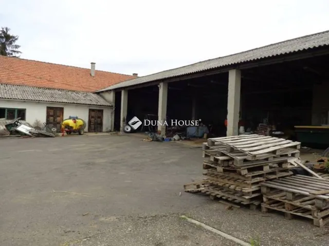 Eladó kereskedelmi és ipari ingatlan Tarcal, Hegyalja utca 7560 nm