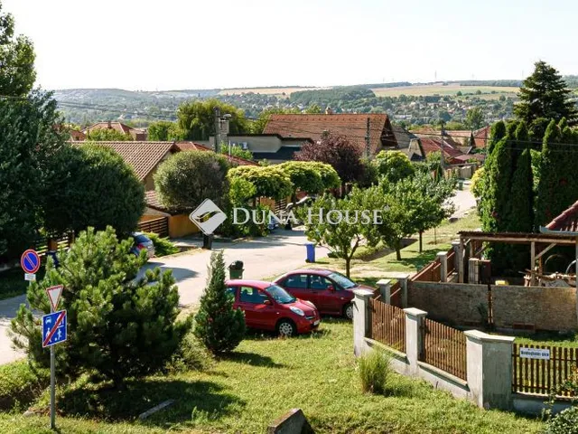 Eladó ház Pécel 200 nm