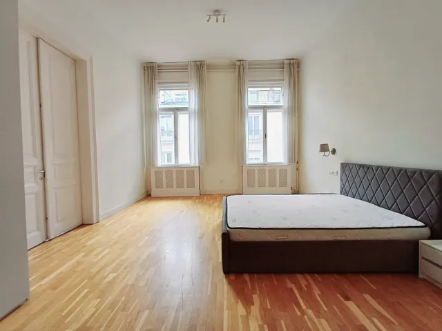 Eladó lakás Budapest VI. kerület 77 nm