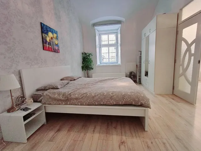 Eladó lakás Budapest VI. kerület 71 nm