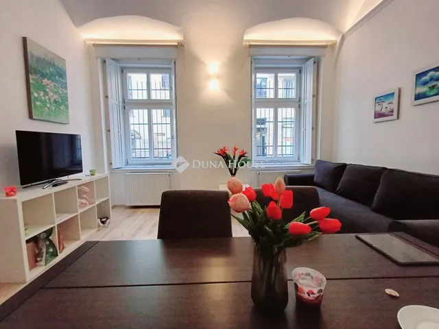 Eladó lakás Budapest VI. kerület 71 nm