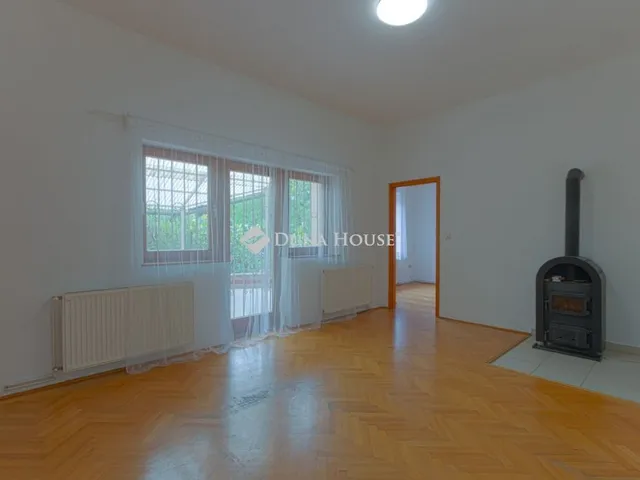 Kiadó ház Budapest XIV. kerület 270 nm