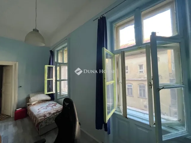 Eladó lakás Budapest VI. kerület 42 nm