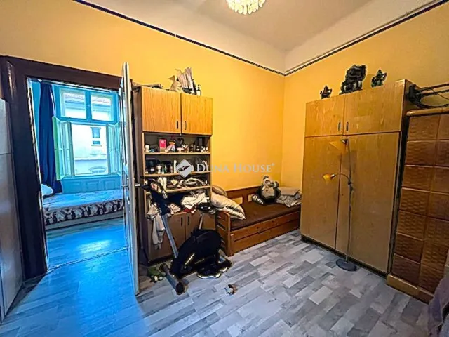 Eladó lakás Budapest VI. kerület 42 nm