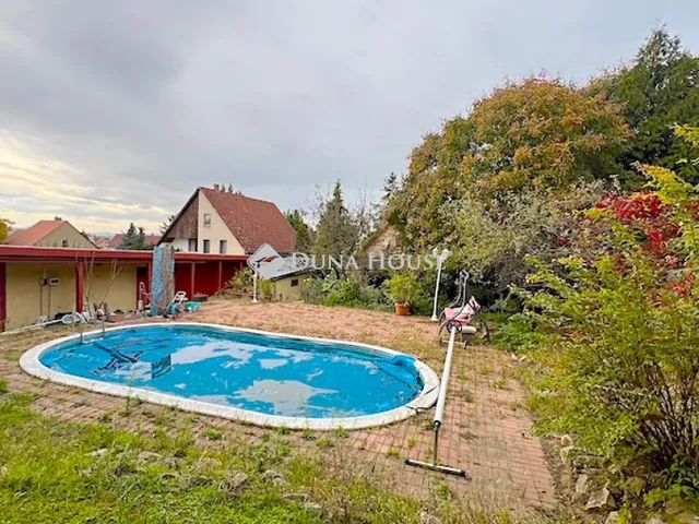 Eladó ház Erdőkertes, Fő út 218 nm