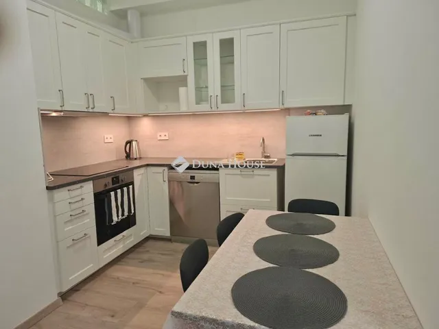 Kiadó lakás Budapest XIV. kerület, Nagy Lajos király útja 42 nm