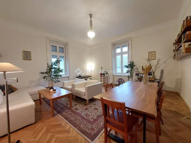 Eladó lakás Budapest VII. kerület, Almássy tér 72 nm