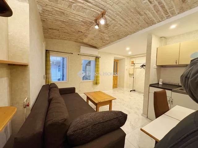 Eladó lakás Budapest VI. kerület 27 nm