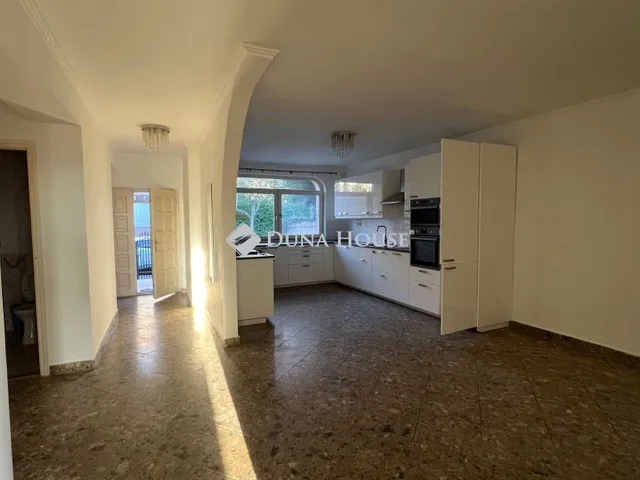 Kiadó ház Budaörs, Fodros utca 371 nm