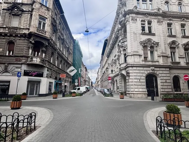 Eladó lakás Budapest VI. kerület 86 nm