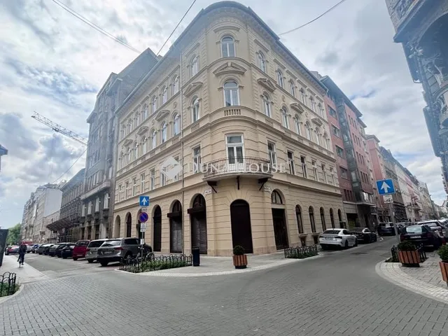 Eladó lakás Budapest VI. kerület 86 nm