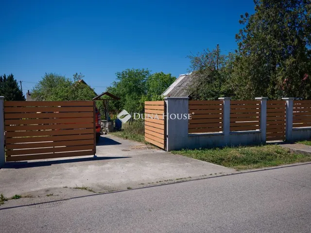 Eladó telek Csörög, Kisfaludy utca 719 nm