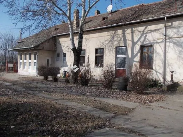 Eladó mezőgazdasági ingatlan Izsák 87 nm