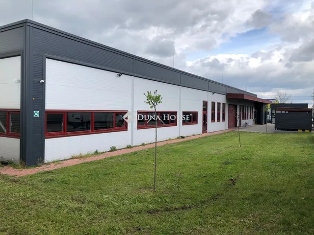 Kiadó kereskedelmi és ipari ingatlan Kecskemét 878 nm