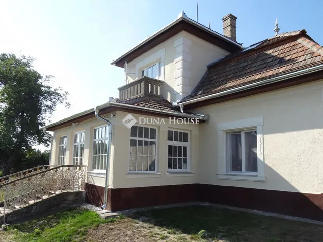 Eladó ház Csengőd 360 nm