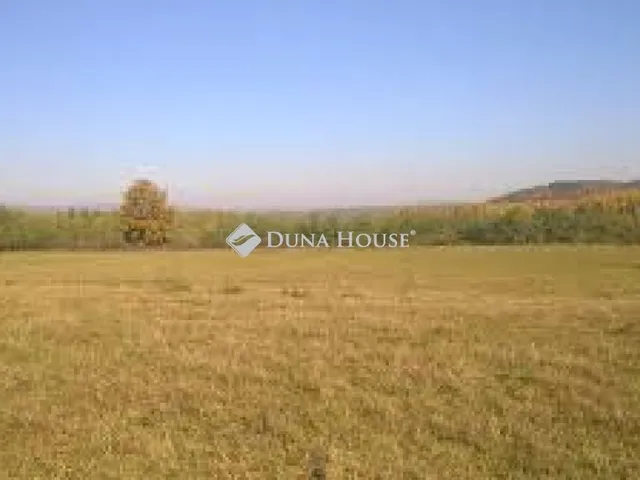 Eladó telek Izsák 8485 nm