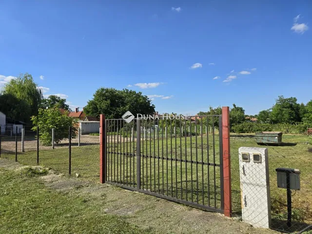 Eladó telek Lajosmizse 613 nm