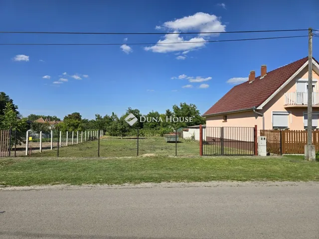 Eladó telek Lajosmizse 613 nm