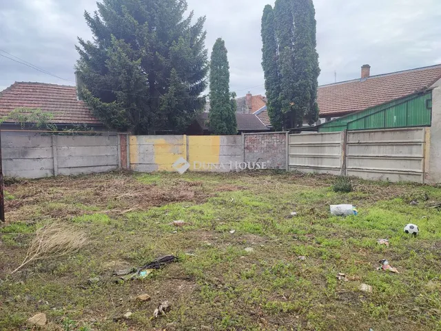 Eladó telek Kecskemét 211 nm