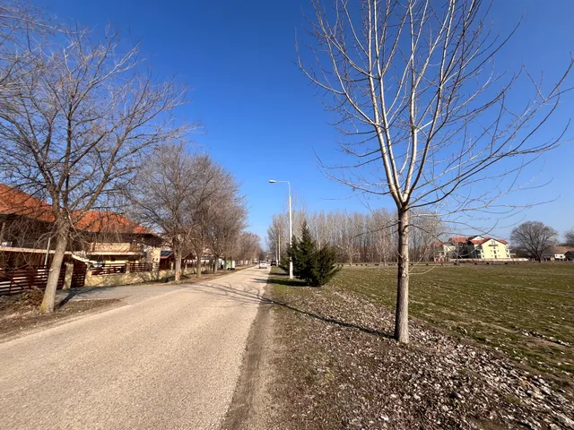 Eladó telek Cserkeszőlő 5460 nm