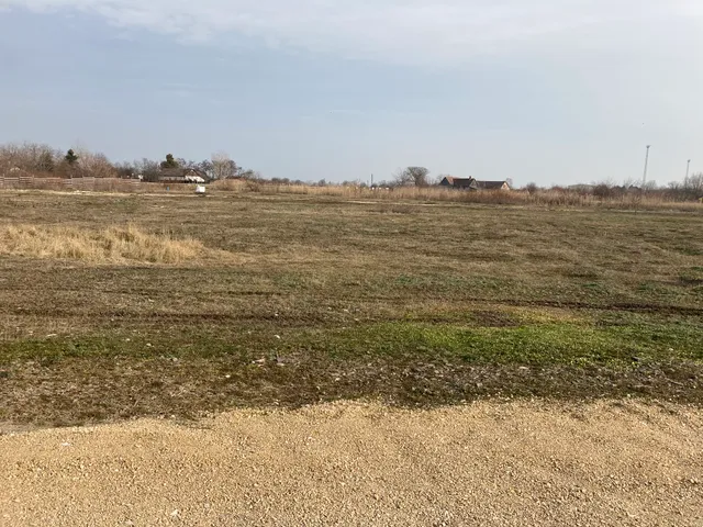 Eladó kereskedelmi és ipari ingatlan Algyő 82816 nm