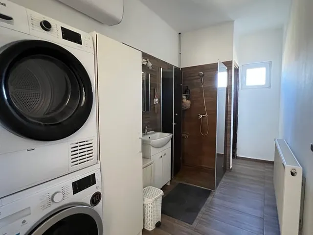 Eladó mezőgazdasági ingatlan Helvécia 80 nm