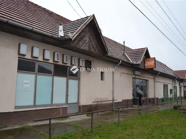 Eladó kereskedelmi és ipari ingatlan Izsák 304 nm
